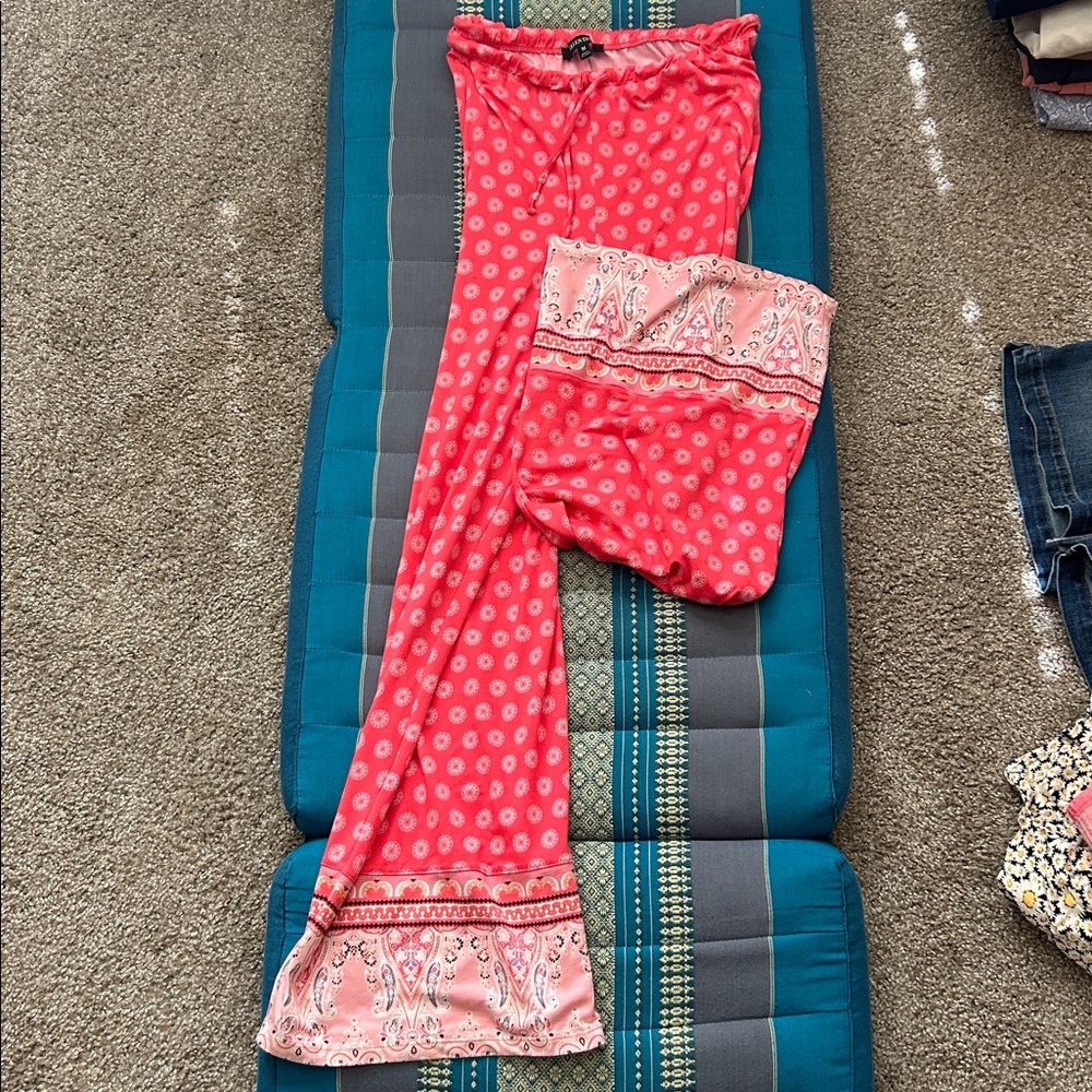 Ellen Tracy Pink Patterned Pants